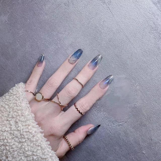 自然的猫眼美甲，超闪的猫眼美甲，美爆了！