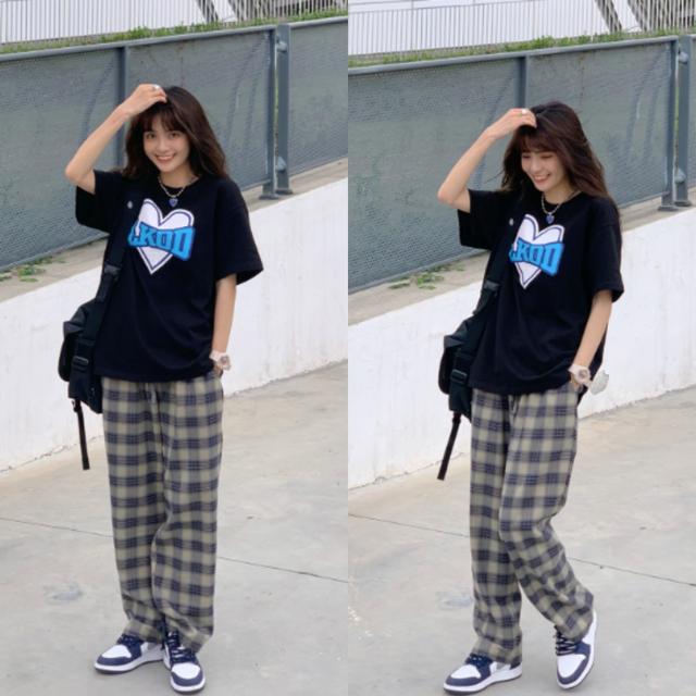 格子裤怎么搭配上衣，格子裤怎么搭配上衣夏天（比裙子时髦、比短裤好穿）