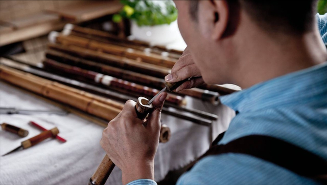 用竹子做笛子的方法，以竹笛为例分析竹材乐器的制作工艺以及在各地音乐中的应用