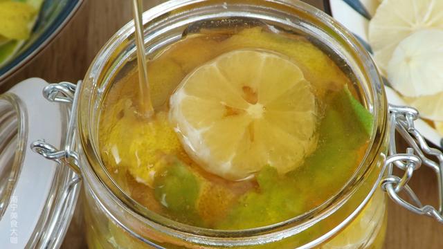 柠檬蜂蜜的做法腌制，柠檬蜂蜜水的做法腌制不放冰箱（外面买15元的蜂蜜柠檬茶）