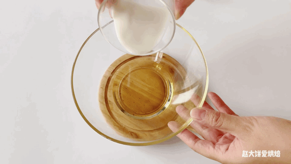 怎样做生日蛋糕，怎样做生日蛋糕的奶油（不用花钱订蛋糕）