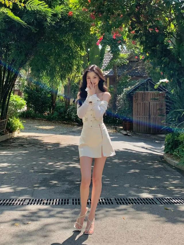 去海边穿什么鞋子合适，去海边沙滩穿什么鞋最合适（今夏最火的4双新鞋）