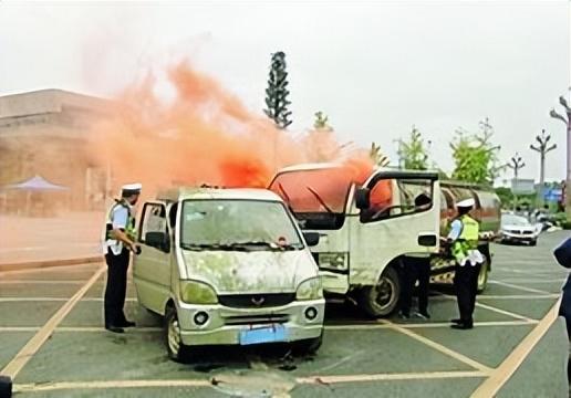 车卖了对方不过户怎么办，车子卖了对方不过户怎么办（也不承担任何责任）