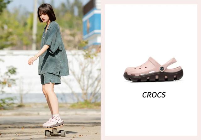 去海边穿什么鞋子合适，去海边沙滩穿什么鞋最合适（今夏最火的4双新鞋）