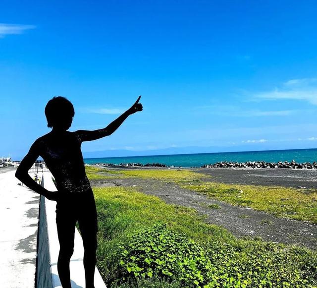 vertically的解释及vertically的例句，vertically怎么读（有了它夏天都不用开空调）