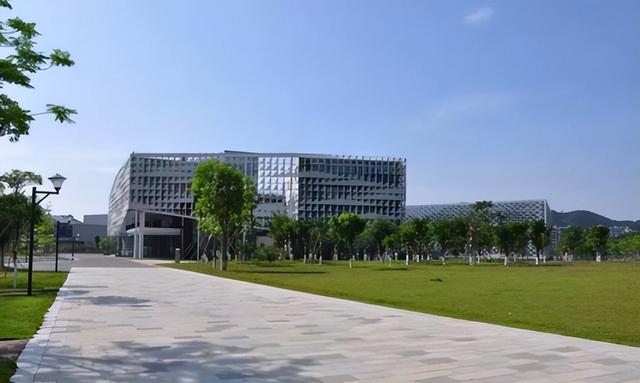 齐齐哈尔师范高等专科学校，齐齐哈尔高等师范专科学校是几本学校（有4所实力不俗的师范院校）