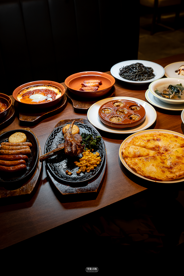 左刀右叉还是左叉右刀，左刀右叉还是左叉右刀（别再问萨莉亚，有没有倒闭了）