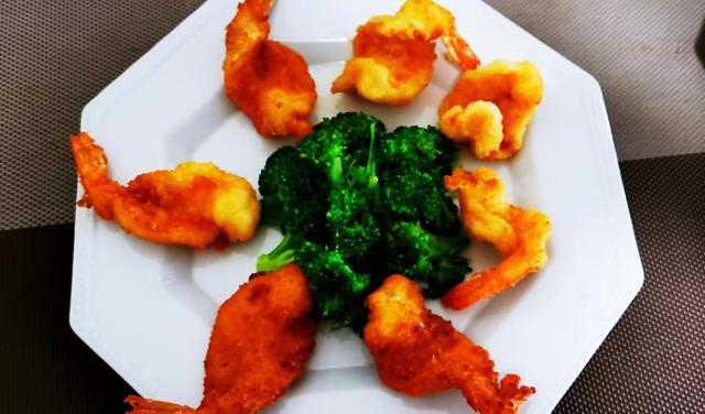 虾怎么炸又酥又脆，怎样炸小河虾酥脆窍门（制作炸大虾的面糊有技巧）