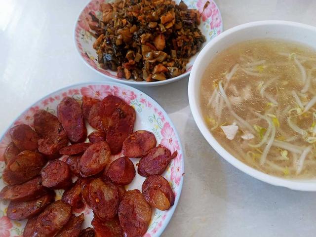 老公生日发朋友圈的句子，老公生日发朋友圈的句子有哪些（老公过生日我做了三道菜一起吃）