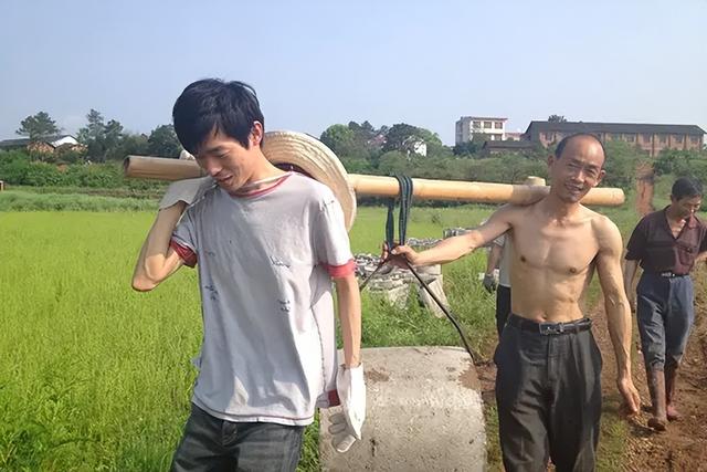 重庆移通学院住宿费，2021年重庆移通学院新生宿舍条件图片环境怎么样（那个放弃百万年薪回国拿1450元工资的秦玥飞）