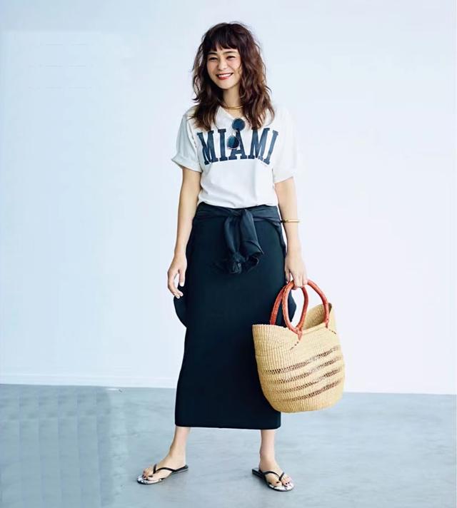 白色衣服染黑色了怎么洗才能变白（极简“黑+白”的配色妙用）