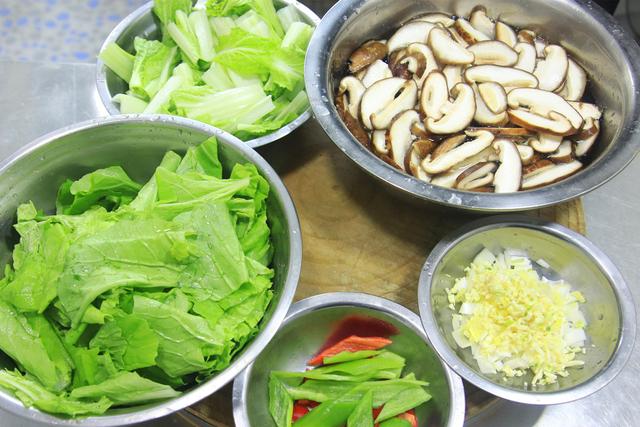 冬季女性养生食谱，冬季女性养生食谱有哪些（建议大家冬天多吃5样）