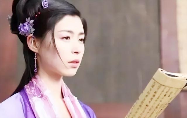 好听的女主名字，惊艳出尘清冷的女孩名（金庸给女子取名时）