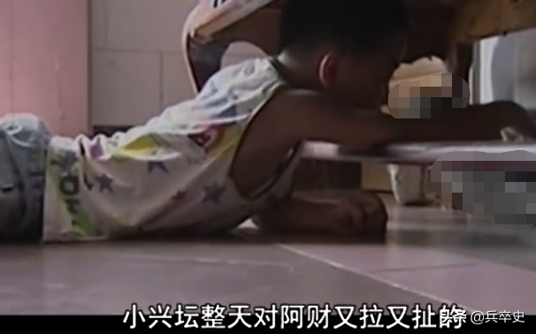 北京动物园百米巨蟒，太平洋底惊现百米巨蟒（海南巨蟒为报恩甘当“保镖”）