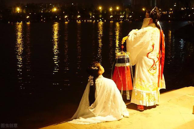 元旦和新年是一个意思吗 各有什么传统习俗，元旦和新年是一个意思吗（清朝冷知识——细说清代的岁时节日风俗）