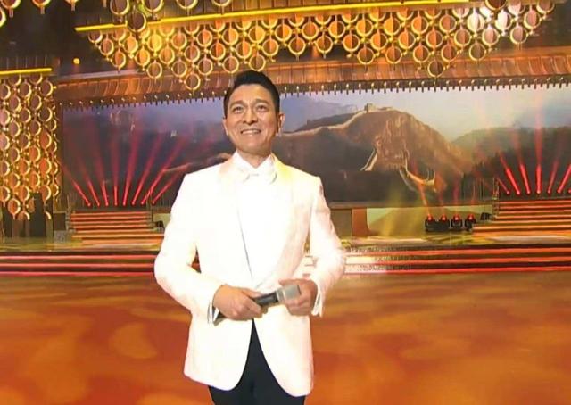 刘德华多少岁了今年，刘德华年龄今年多大（苹果肌下垂皱纹深老了不少）