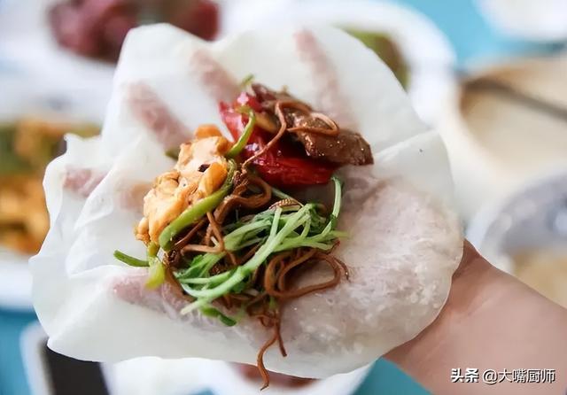 饺子皮怎么做好吃，饺子皮怎么做才好吃（饺子皮别扔了）