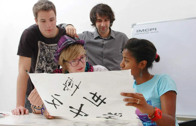 文科最吃香的专业，文科十大吃香的专业（文科生报考什么专业好）