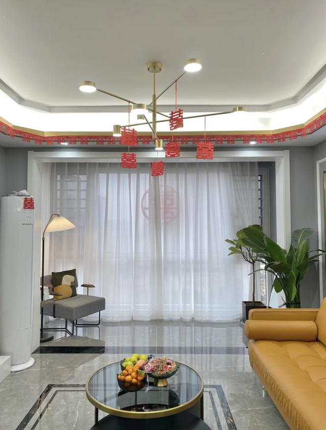 婚房怎么布置既简单又漂亮，婚房布置 简单漂亮（湖南95后小姐姐的婚房火了）