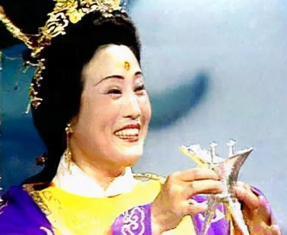 红梅赞原唱，红梅赞原唱万馥香唱段（“王母娘娘”万馥香）