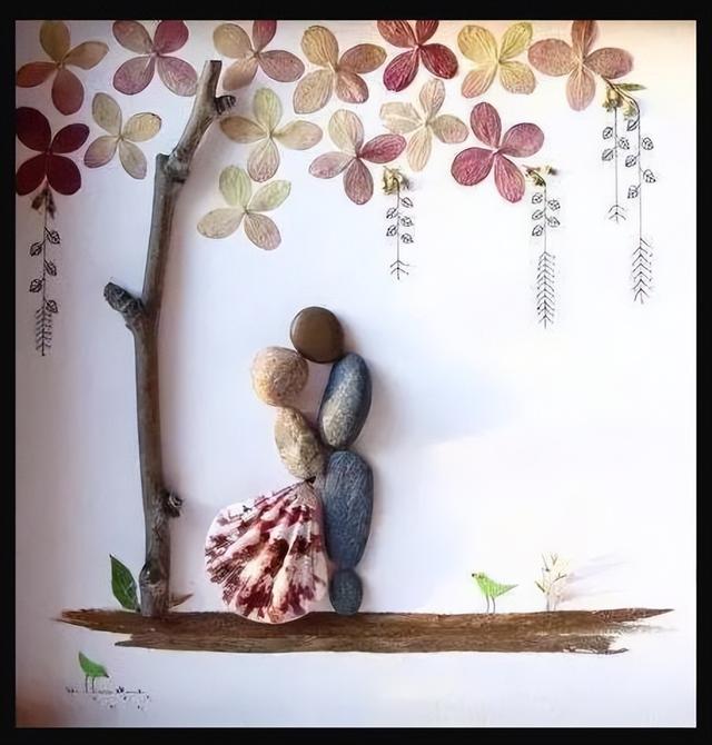 有趣的鹅卵石画，有趣的鹅卵石画图片（一组关于爱情的鹅卵石创意拼画）