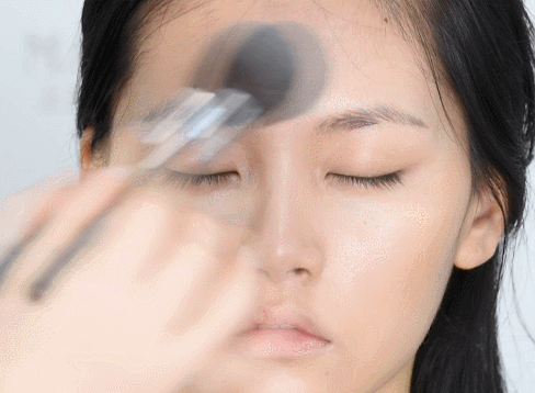 卡刷和线刷是什么意思，如何区分线刷和卡刷（新手化妆刷使用指南）