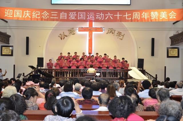 1平方公里等于多少公顷，梵蒂冈0.44平方公里的国土能挤得下180多个建交国家的大使馆吗