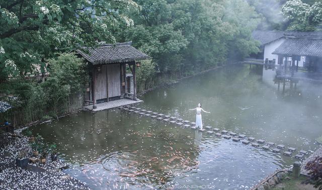 红尘是什么意思，红尘什么意思（红尘是什么）