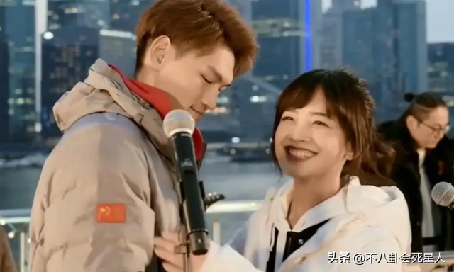 韩红和管彤的结婚照，韩红和管彤结婚照片集（频频被造谣的央视主持）