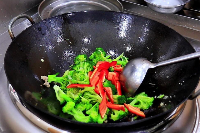 胡萝卜怎么切菱形，胡萝卜的切法菱形片（俗话说“中秋吃一宝）