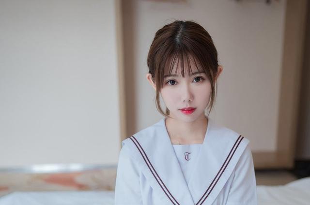 女生不开心怎么哄，女朋友不开心怎么哄（男生试试这三个方法）