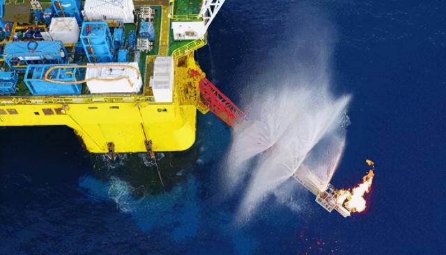 可燃冰是可再生能源吗，可燃冰属于可再生吗（与普通冰块相比）