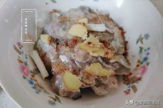 鱼鳞怎么做好吃，咸白鳞鱼怎么做好吃（水产市场遇见它别犹豫）