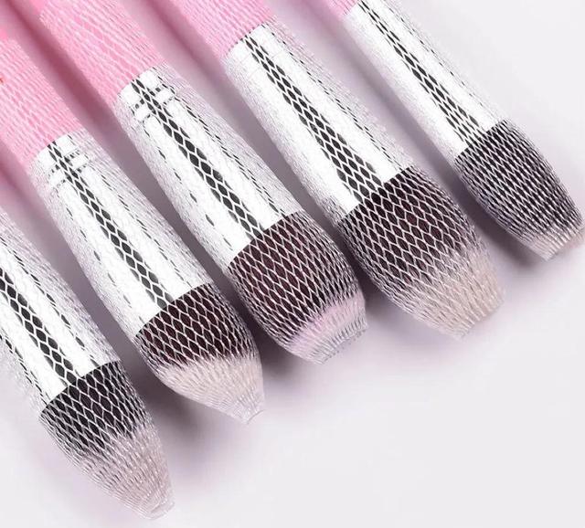 双面洗脸刷怎么用，洗脸刷有必要买吗（三分钟教你化妆刷清洗攻略）