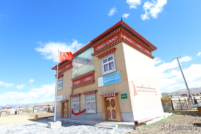 墨石公园属于哪个县城，墨石公园简介（必驾木格措墨石公园圣地理塘）