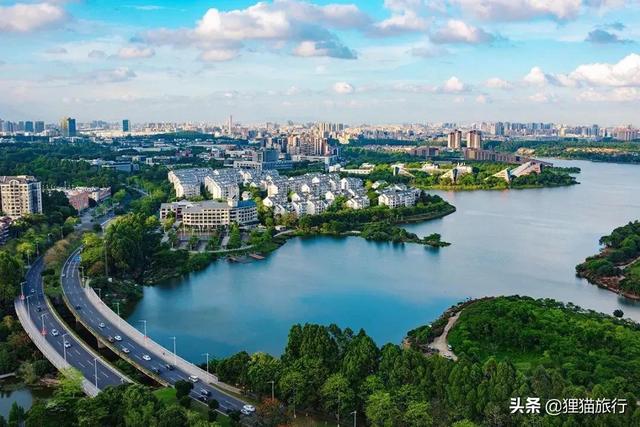 松山湖属于东莞哪个镇，东莞市松山湖（广东省东莞市大朗镇有30万人）