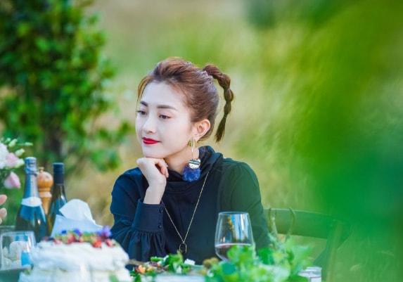 自残倒追包贝尔，靠跳楼防分手，包文婧如愿以偿了吗？