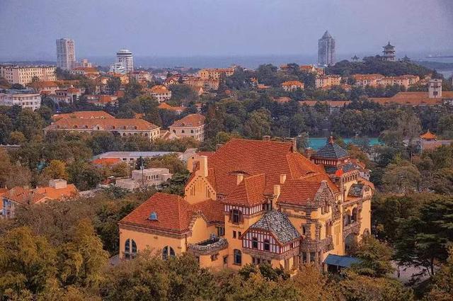 青岛旅游景点介绍，青岛旅游景点介绍！（青岛必去十大景点推荐）