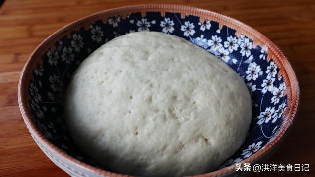 葱头怎么腌制好吃，腌制小葱头——美味的下饭咸菜（洋葱别总炒着吃了）