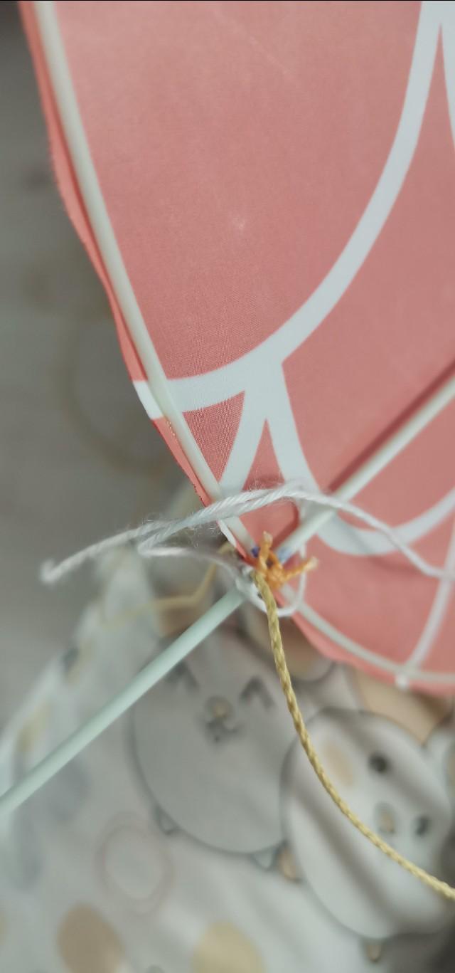 风筝的线绑在哪里，风筝怎么绑线（蜈蚣风筝绑线）