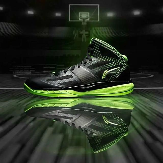 李宁篮球鞋怎么样，李宁和安踏哪个好（李宁做了一双更强的“超轻”篮球鞋）