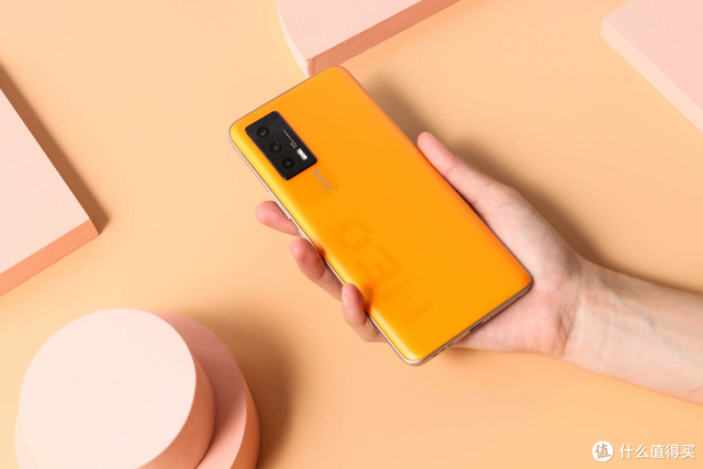 2022年最值得买的性价比手机，2022性价比最好的十款手机（2022年最具性价比的手机推荐）