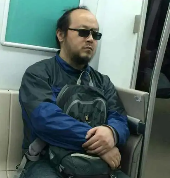 窦唯个人简历资料，从“摇滚歌王”到“流浪歌手”