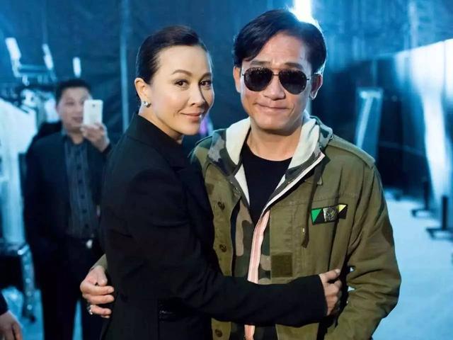 梁朝伟和刘嘉玲，梁朝伟刘嘉玲年轻时合照（酒到浓时香自溢。你为什么嫁我）