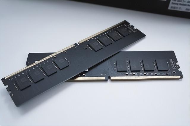 电脑运行内存怎么扩大，电脑内存怎么扩大（电脑如何增加内存条）