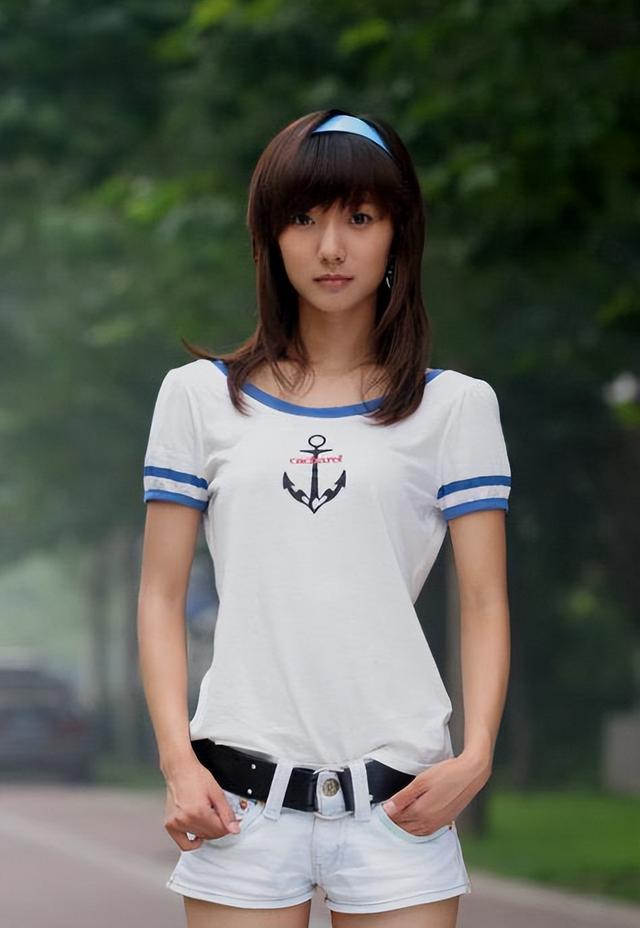 《奋斗》播出15年，10位演员境况差距大，两人塌房，女5号成赢家