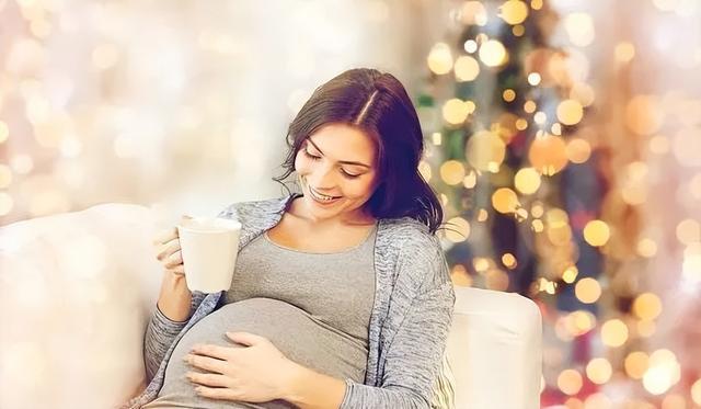 变成胎儿在女生肚子里，胎动拱来拱去是在干嘛（孕妇感染病毒变阳）