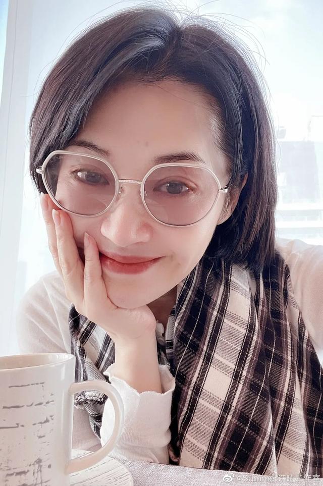 杨钰莹多大年龄,杨钰莹多大(50岁杨钰莹状态惊人)