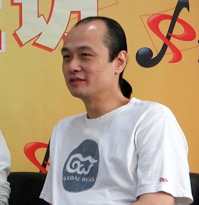 阿桑：从小寄人篱下，凭《一直很安静》走红，结婚前因癌症去世