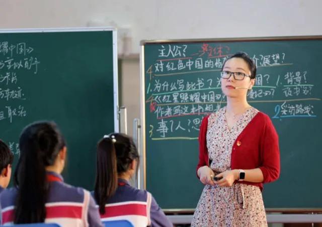 女教师多少岁退休，老师最好的退休年龄（55岁女高级教师果断退休）